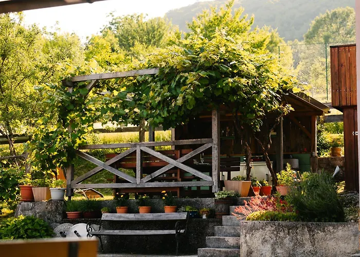 Lejlighed Homestead Lukec - Archery, Bbq, Escape Room, Kayaking *